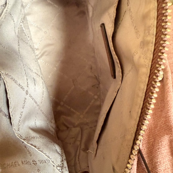 Michael Kors Jet Set Travel Medium Dome Crossbody Bag - Picture 11 of 16